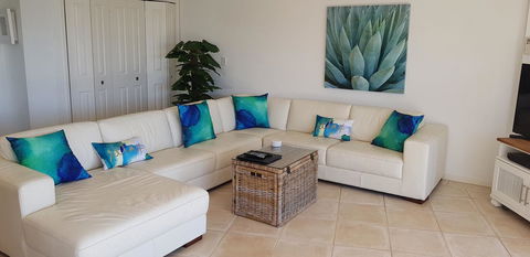 Gemini Court Holiday Apartments - Accommodation Asia 24