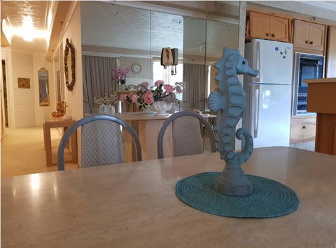 Gemini Court Holiday Apartments - Accommodation Asia 37
