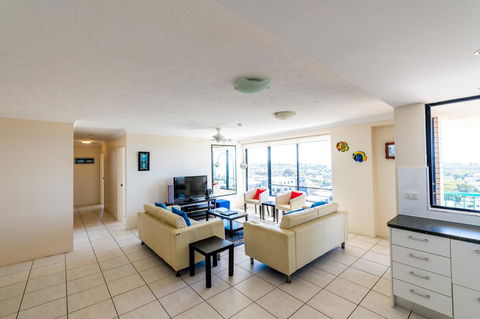 Burgess @ Kings Beach Apartments - Accommodation Asia 6