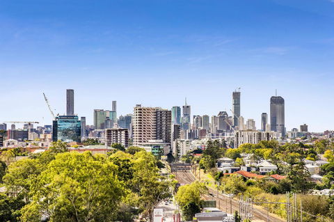Essence Suites Taringa - Accommodation Asia 30