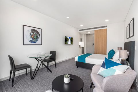 Essence Suites Taringa - Accommodation Asia 24