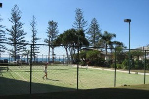 Burleigh Beach Tower - Accommodation Asia 10