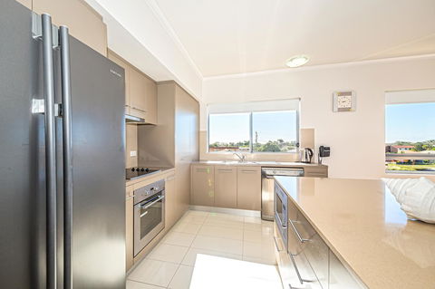 On The Bay Apartments - Accommodation Asia 3