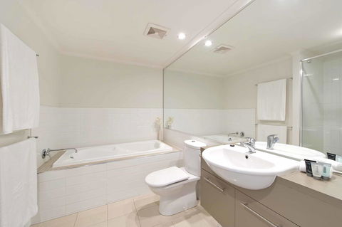 On The Bay Apartments - Accommodation Asia 20