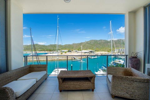 Absolute Waterfront Magnetic Island - Accommodation China 13