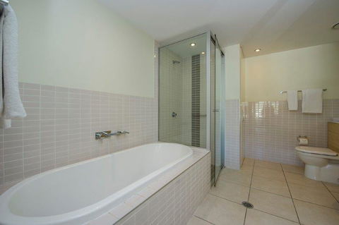 Absolute Waterfront Magnetic Island - Accommodation China 19