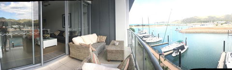 Absolute Waterfront Magnetic Island - Accommodation China 7