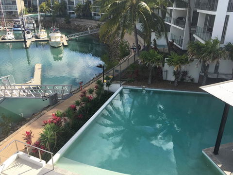 Absolute Waterfront Magnetic Island - Accommodation China 3