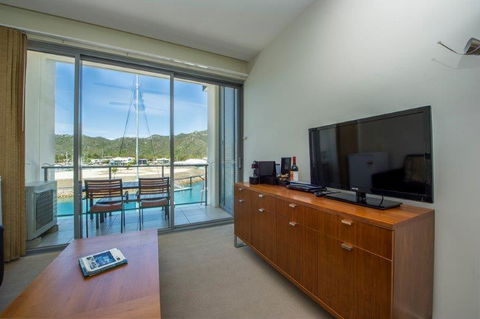 Absolute Waterfront Magnetic Island - Accommodation China 26