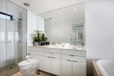 Ultra Broadbeach - Accommodation Asia 14