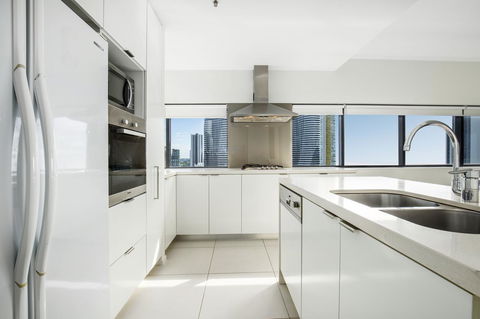 Ultra Broadbeach - Accommodation Asia 31