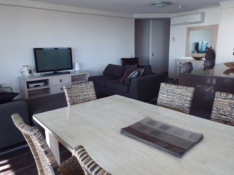 Northwind Beachfront Apartments - Accommodation China 13