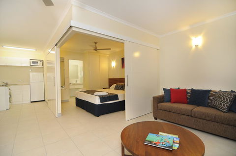 Cairns Queenslander Hotel & Apartments - Accommodation Asia 17