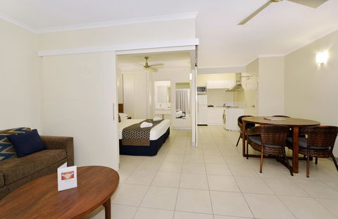 Cairns Queenslander Hotel & Apartments - Accommodation Asia 10