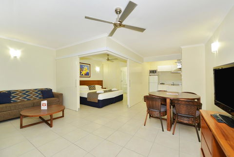 Cairns Queenslander Hotel & Apartments - Accommodation Asia 9