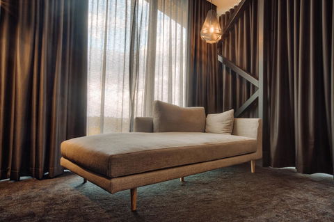 Eatons Hill Hotel - Accommodation Asia 13