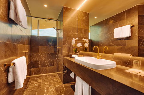 Eatons Hill Hotel - Accommodation Asia 11