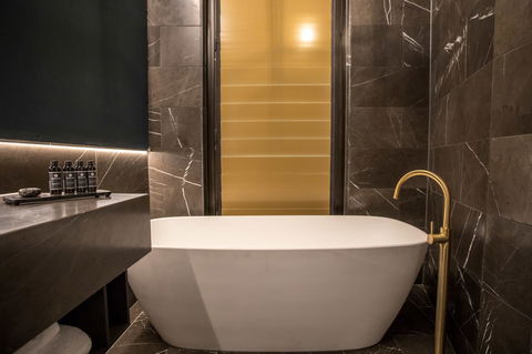 Eatons Hill Hotel - Accommodation Asia 27