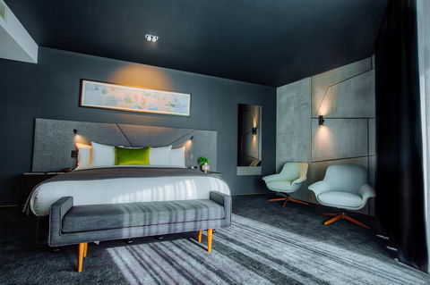 Eatons Hill Hotel - Accommodation Asia 19