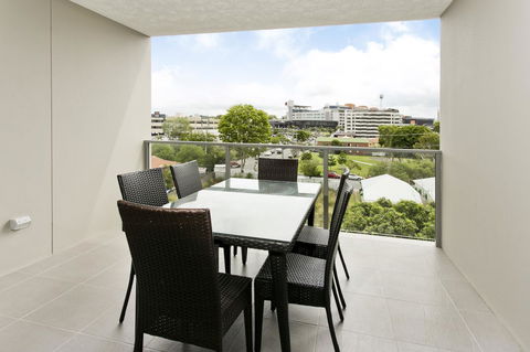 Arise Princess Regent Apartments - Accommodation Asia 10