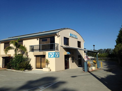 Novena Palms Motel - Accommodation Asia 4
