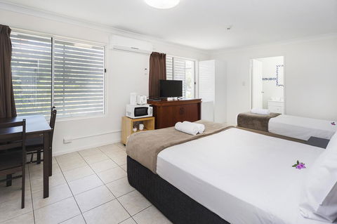 Sunshine Beach Resort - Accommodation Asia 8