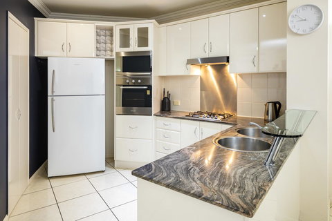 Jack And Newell Holiday Apartments - Accommodation Asia 30