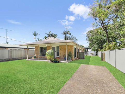 Beautiful Home- Walk To Beach-Short Drive To Noosa - Accommodation Asia 7