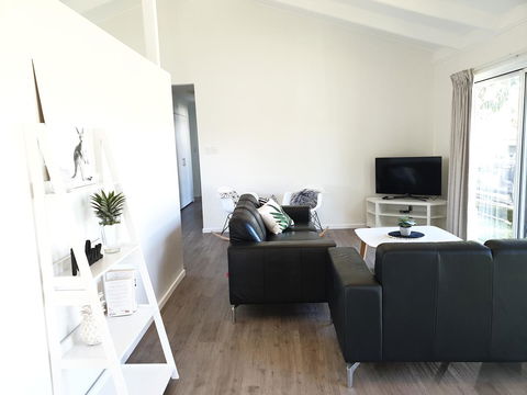 Beautiful Home- Walk To Beach-Short Drive To Noosa - Accommodation Asia 1