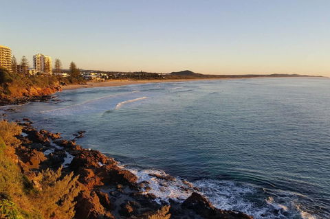 Beautiful Home- Walk To Beach-Short Drive To Noosa - Accommodation Asia 9