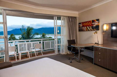 DoubleTree By Hilton Cairns - Accommodation Guide 19