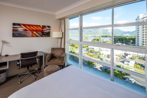 DoubleTree By Hilton Cairns - Accommodation Guide 35