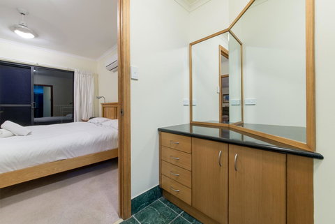 Paradise Penthouse At Waves - Airlie Beach - Accommodation Asia 23