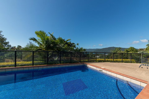 Paradise Penthouse At Waves - Airlie Beach - Accommodation Asia 3