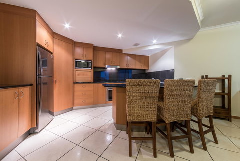 Paradise Penthouse At Waves - Airlie Beach - Accommodation Asia 6