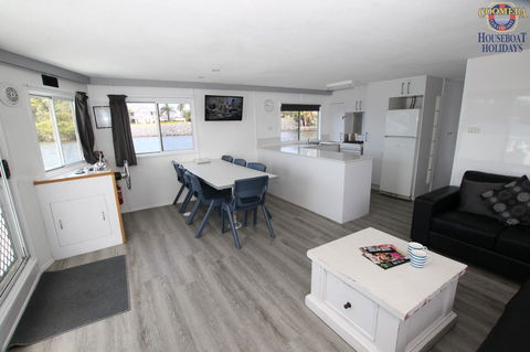 Coomera Houseboats - Accommodation China 8