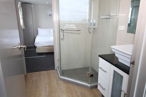 Coomera Houseboats - Accommodation China 23
