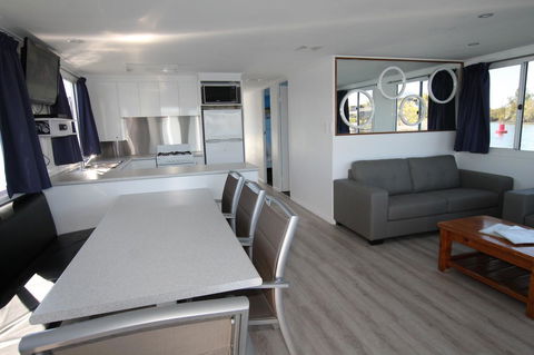 Coomera Houseboats - Accommodation China 15