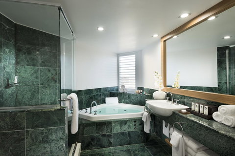 Sofitel Gold Coast Broadbeach - Accommodation Guide 4
