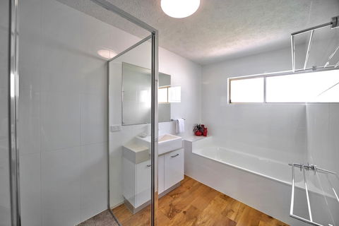 Surf Dance Apartments - Accommodation Asia 26
