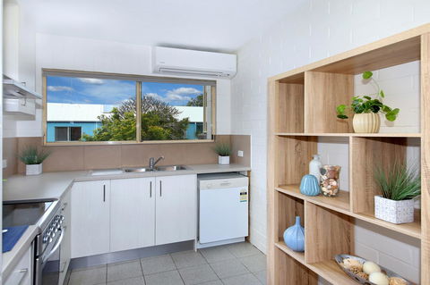 Surf Dance Apartments - Accommodation Asia 1