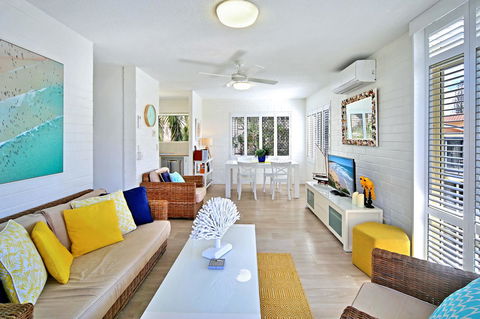 Surf Dance Apartments - Accommodation Asia 14