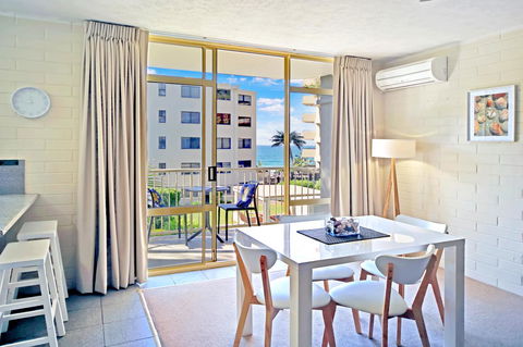 Surf Dance Apartments - Accommodation Asia 31