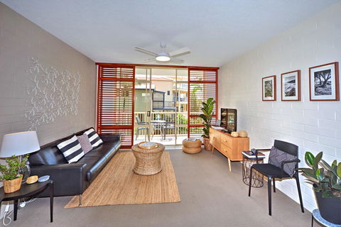 Surf Dance Apartments - Accommodation Asia 10