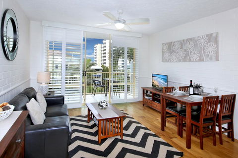 Surf Dance Apartments - Accommodation Asia 7