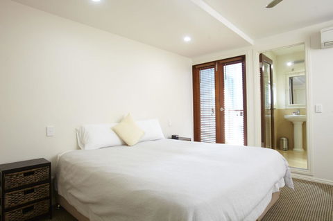 Beached On Magnetic - Accommodation China 10