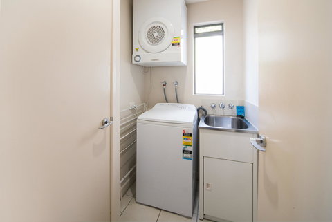 Portside Whitsunday Luxury Holiday Apartments - Accommodation Asia 11