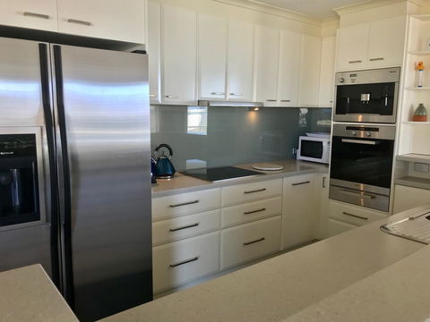 Rainbow Bay Resort Holiday Apartments - Accommodation Guide 10