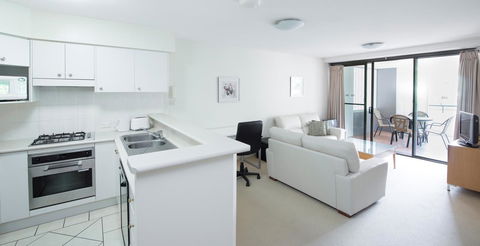 The Oasis Apartments - Accommodation Guide 5