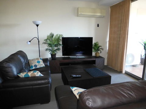 The Oasis Apartments - Accommodation Guide 7